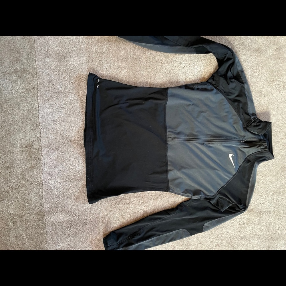 Women’s Nike zip up jacket